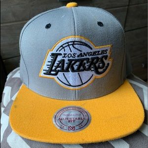 Mitchell & Ness Lakers Snap Back